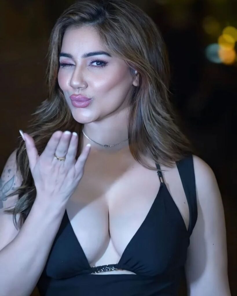 Kangana Sharma hot pic