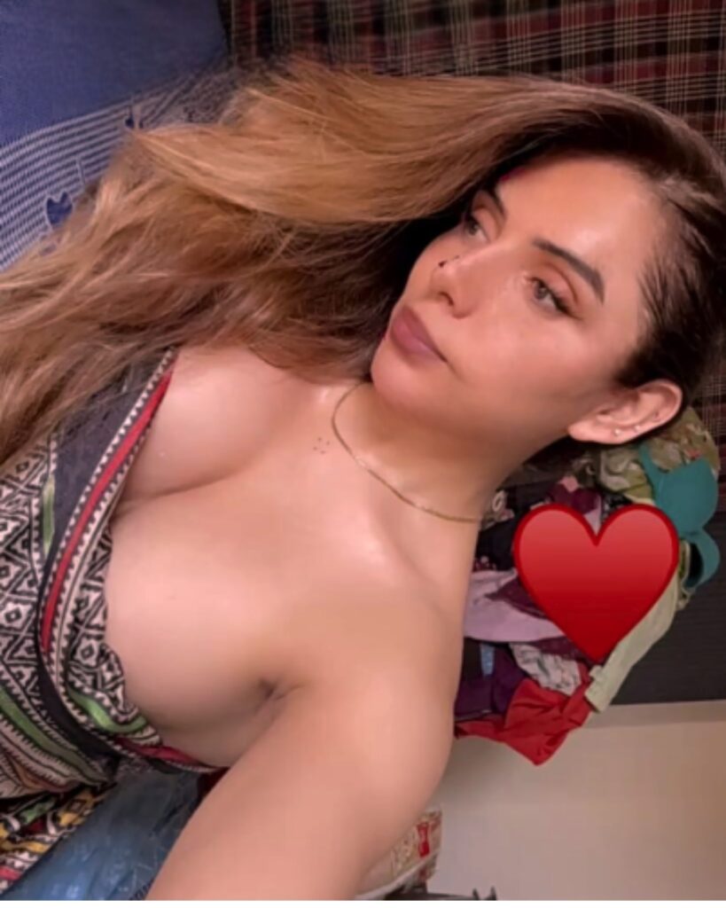 Sonia Arora sexy image